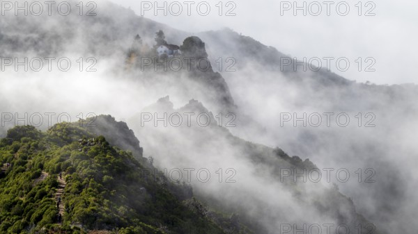 Clouds of Fog, Casa de Abrigo do Pico Ruivo, hiking trail PR 1, 2 to Pico Ruivo, Mist, Madeira,