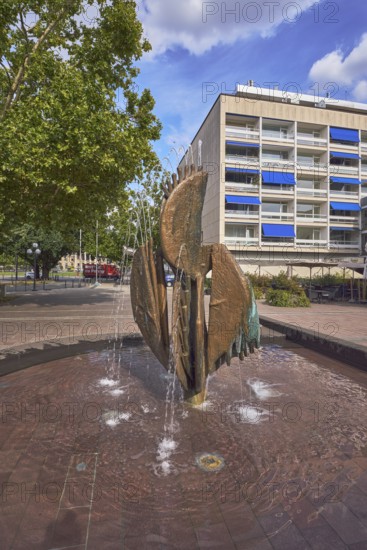 Fountain complex, bronze sculpture, sculptor Ernst Dostal, general architecture, residential and
