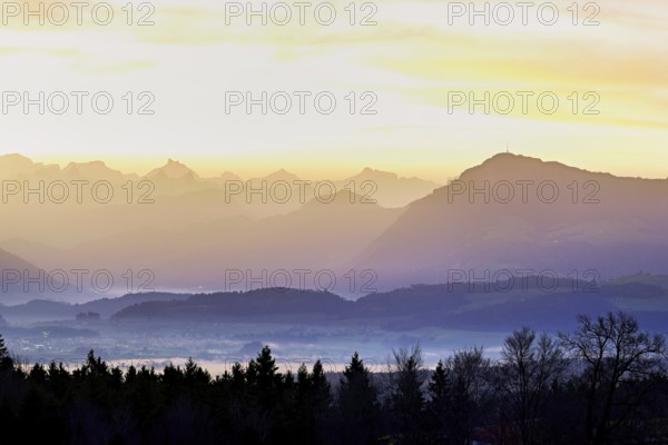 View from Horben of the midlands lying in fog, behind it the Alps with the Rigi, Beinwil-Freiamt,