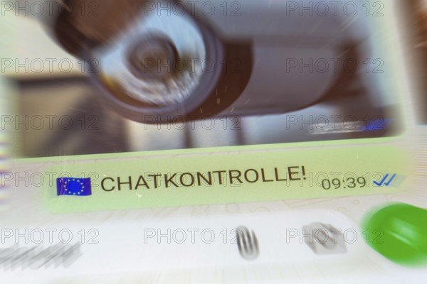The word CHAT CONTROL in WhatsApp Messenger (symbolic image)