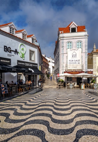 October 5th Square, Praca 5 de Outubro named after the 1910 revolution that led to the abolition of