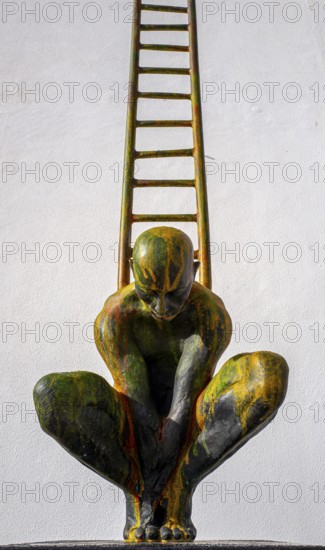 Bronze sculpture by artist R. Timoteo, Cidadele de Cascais artists' farm in the Forte de Nossa