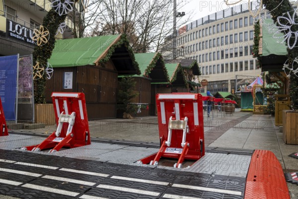 Ludwigshafen Christmas market: The market is fenced all around and secured with anti-terrorist
