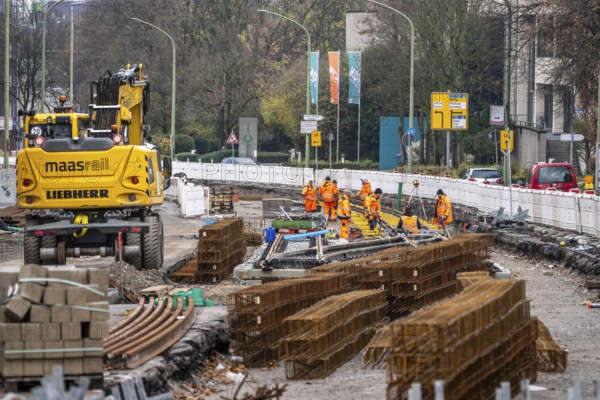 Large-scale construction site in the city center of Essen, Herkulesstraße, the construction of new
