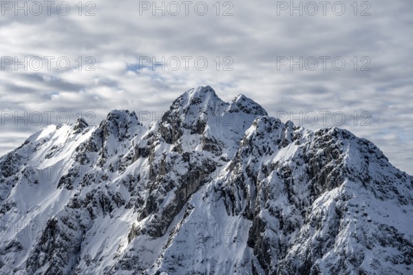 View of snowy Waxenstein, view from Längenfelderkopf in winter, Wetterstein Mountains,