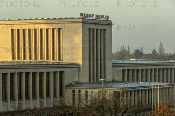 Hall of Honor, reception hall at the main entrance to Messe Berlin, monument protection, National