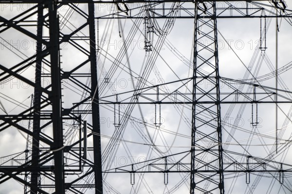 380-kV high-voltage overhead line, new building, along the A57 motorway, near Meerbusch,
