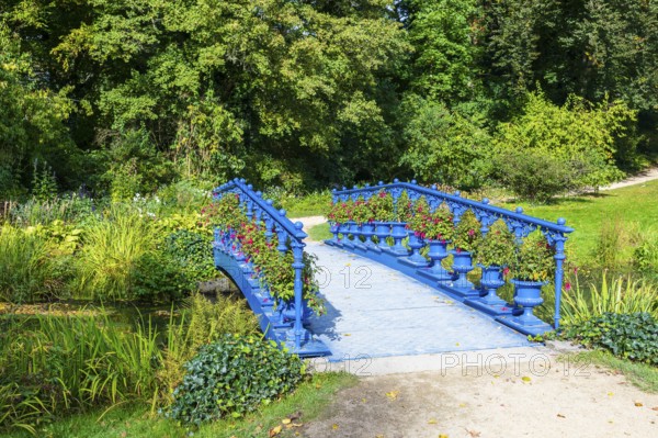 Fuchsia Bridge or Blue Bridge in Muskauer Park, UNESCO World Heritage Site, Bad Muskau, Upper