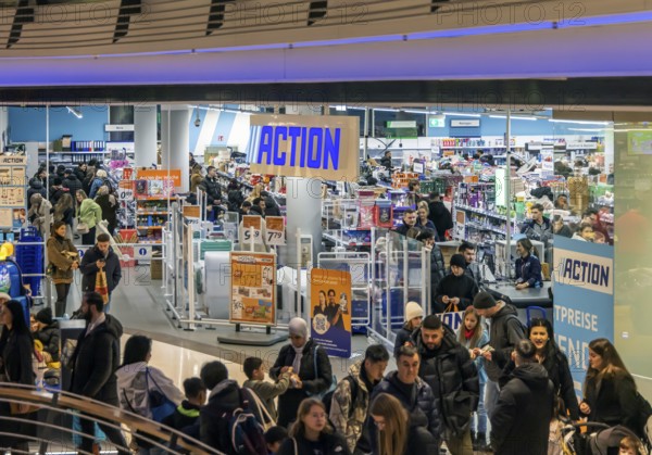 Action, Dutch non-food discounter with more than 3000 branches in 13 European countries. Bargain