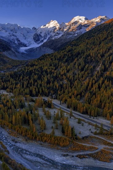 Mountain landscape, larch forest, autumn, autumn discoloration, morning light, aerial view,