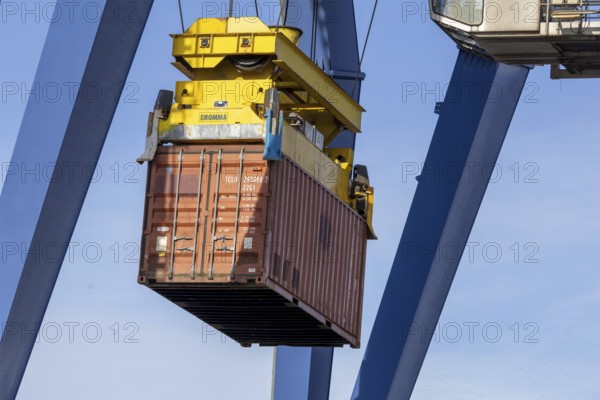 Container handling in the port of Mannheim. The port of Mannheim is one of the largest inland ports