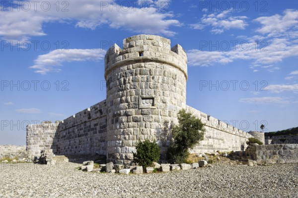 Inner fortification, olive tree, bastion, Neratzia fortress, also Nerantzia, castle, first
