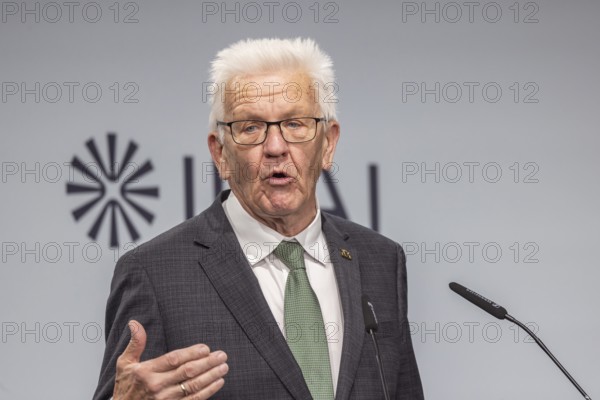 Winfried Kretschmann (Greens), Minister-President of Baden-Württemberg. portrait at the lectern