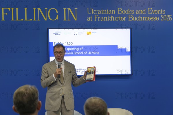 Minister of State for Culture Wolfram Weimer (non-party) and the Ukrainian Ambassador to Germany,