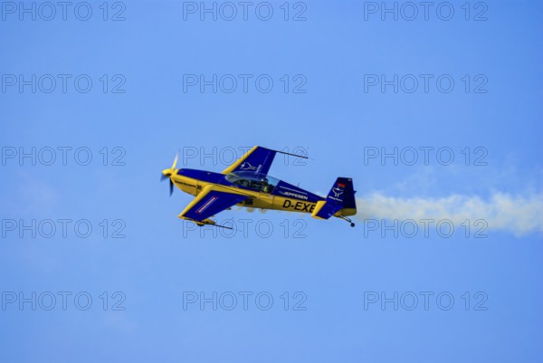 An Extra EA-300 of Extra Flugzeugproduktions- und Vertriebs GmbH with the registration D-EXBH