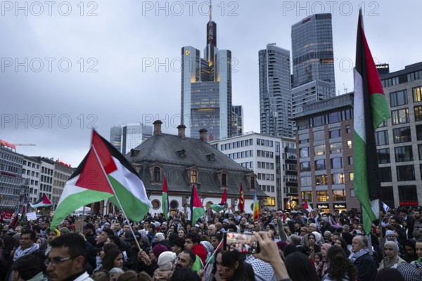 Around 1, 500 people take part in a pro-Palestine demonstration at the Hauptwache in Frankfurt am