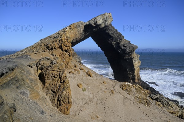Arch rock, 55 metre high limestone arch, restricted diamond area, near Lüderitz, Karas region,