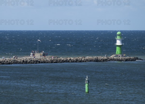 Green-white lighthouse, pier light west pier, waves, sea, Baltic Sea, Warnemünde, Rostock,