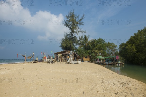 Sandy beach beach and beach bar, Klong Khong Beach, Sala Dan, Ko Lanta, Koh Lanta, Krabi Province,