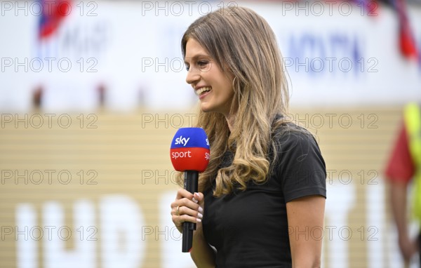 SKY presenter Mara Mones in interview Microphone Microphone Logo Portrait smiles Voith-Arena,