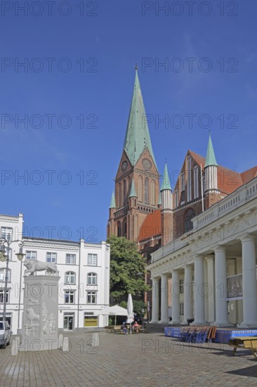 UNESCO Cathedral of St Mary and St John and Lion Monument, Lion statue, New Building, Columned