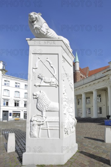 White Lion Monument by Peter Lenk 1996 with inscription The Trace of the Lion and monument to the