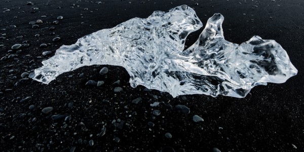Jökulsarlon, icebergs, ice, cold, glacial lake, Vatnajökull Glacier, winter, beach, black stones,