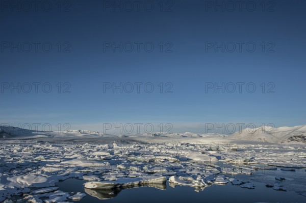 Jökulsarlon, icebergs, glacial lake, Vatnajökull glacier, winter, snow, Iceland* Jökulsarlon,