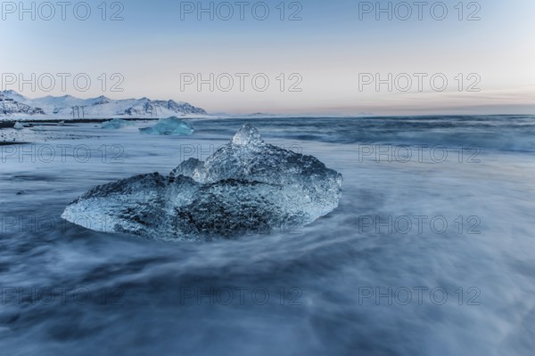 Jökulsarlon, icebergs, ice, cold, glacial lake, Vatnajökull glacier, winter, beach, sunrise, ocean,