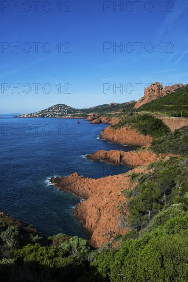 Picturesque coast and red rocks, near Anthéor, Saint-Raphaël, Massif de l'Esterel, Esterel