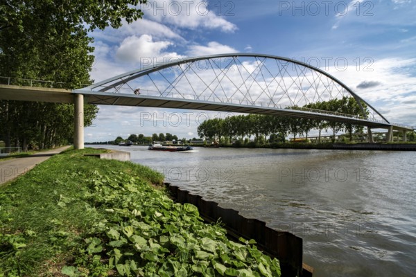 The Liniebrug, bicycle and pedestrian bridge over the Amsterdam-Rhine Canal near the village of