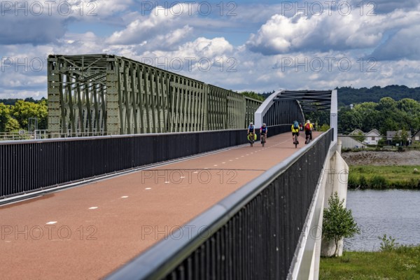 De Massover cycle path bridge, over the Meuse south of Nijmegen, near Cuijk, part of the