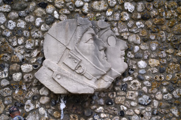 Portraits, memorial in honour of the French aviators François Coli and Charles Nungesser, behind
