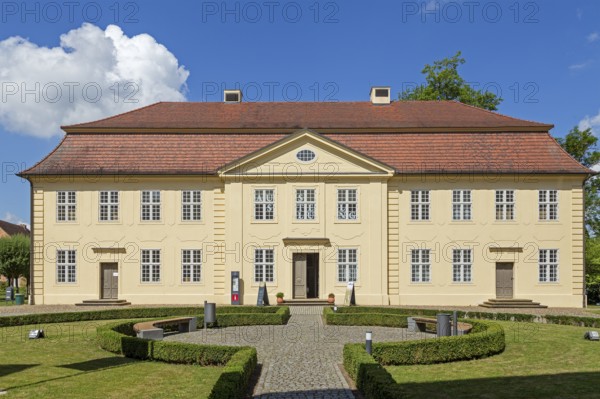 Kavaliershaus, castle, castle island, Mirow, Mecklenburg Lake District, Mecklenburg-Western
