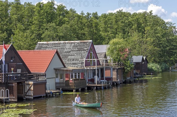Canoeing, boathouses, holiday homes on the canal between Mirower See and Zotzensee, Mirow,