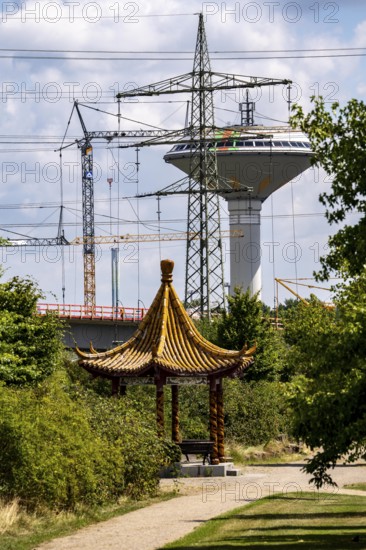 The Neulandpark in Leverkusen on the Rhine, state garden show site from 2005, Chinese dragon