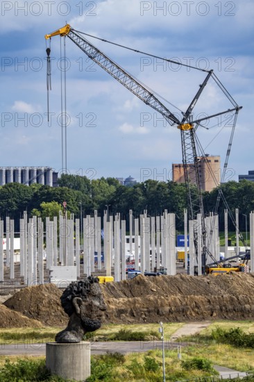 Construction of a new logistics hall on the Mercatroinsel, Hall 2, next to an existing hall, approx