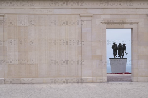 Three fighting soldiers, sculpture, British Normandy Memorial, war memorial, Ver-sur-Mer, D-Day,