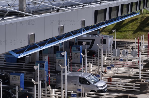 Toll station, toll, Barriere de Payage, Pont de Normandie, Normandy Bridge, cable-stayed bridge, Le