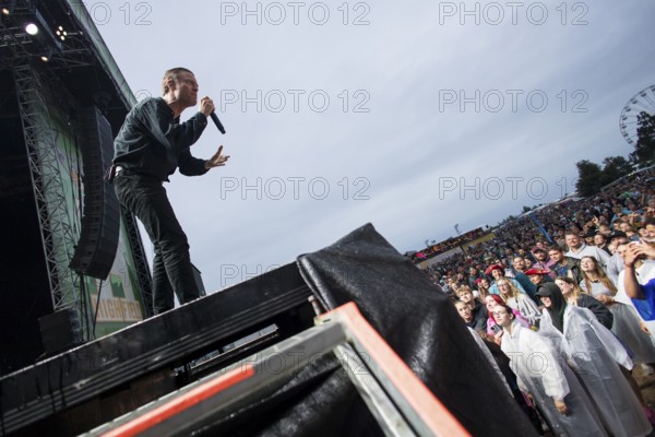 Björn Dixgård, singer and guitarist of Mando Diao at the Highfield Festival on Sunday, Störmthaler