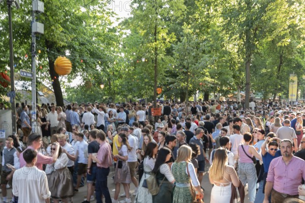 Erlanger Bergkirchweih, traditional twelve-day folk festival, Erlangen, Middle Franconia, Bavaria,