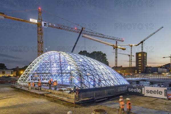 First entrance portal at the new Stuttgart main station completed. One of four so-called lattice