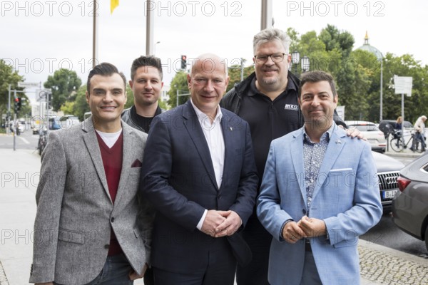 Kai Wegner (Governing Mayor of Berlin) with members of the LSVD (Lesbian and Gay Association in