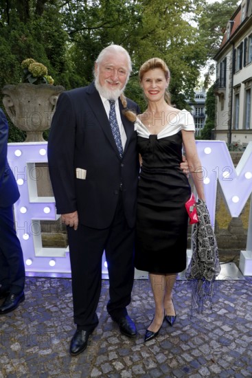 Leslie Malton with man Felix von Manteuffel at the Cocktail Prolongé for the Semi-Final Round of