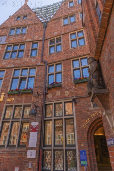 House of the Glockenspiel with 30 bells, Böttcherstrasse, cultural monument in the historic city