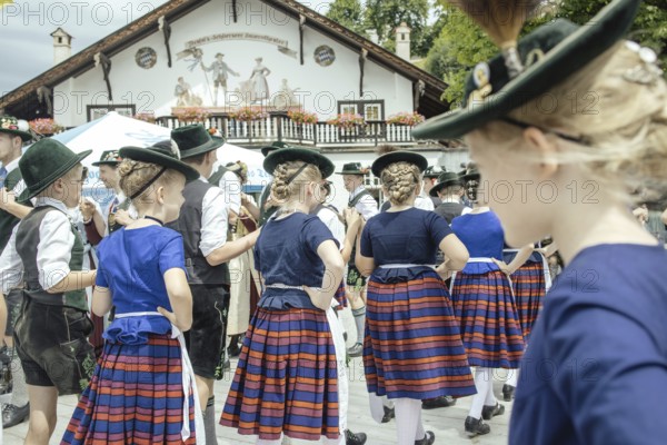 Traditional traditional costume anniversary of the Trachtenverein Schliersee Stamm 1888,