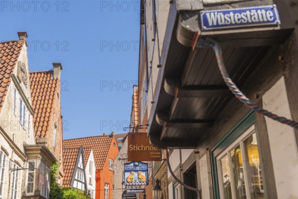 Gabled houses, bay windows in half-timbered houses, renovated Schnoor district with small shops,