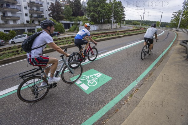 New cycle lane between Stuttgart and Degerloch. A 600 metre cycle lane has been created in the