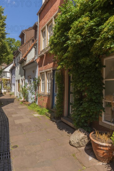 Schmaler Weg Hinter der Balge, renovated Schnoor neighbourhood with small shops, galleries,