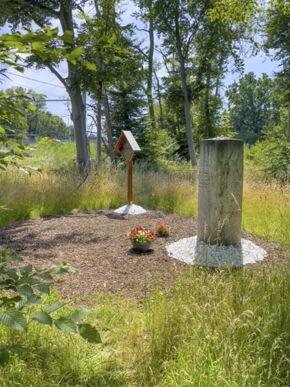 Free-standing stone column on the right Monument with inscription in memory of Bernd Rosemeyer,